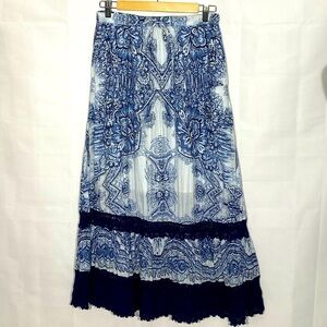 Hannah blue & white floral maxi skirt Size Petite medium